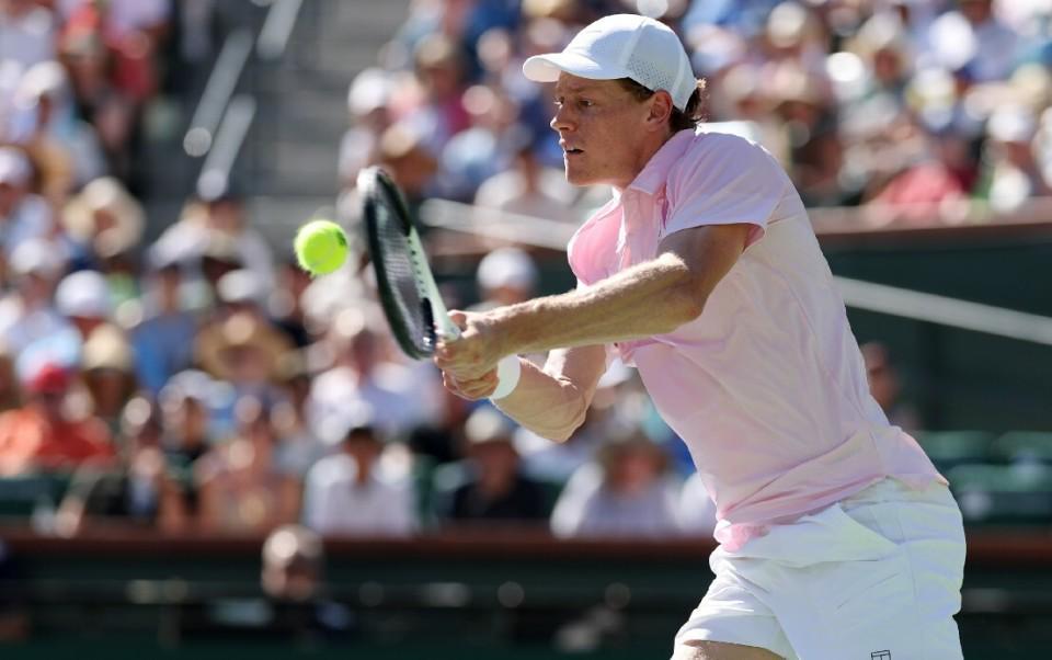 开云APP-双抢七险胜！辛纳迎大师赛百胜里程碑，豪夺巡回赛第25冠